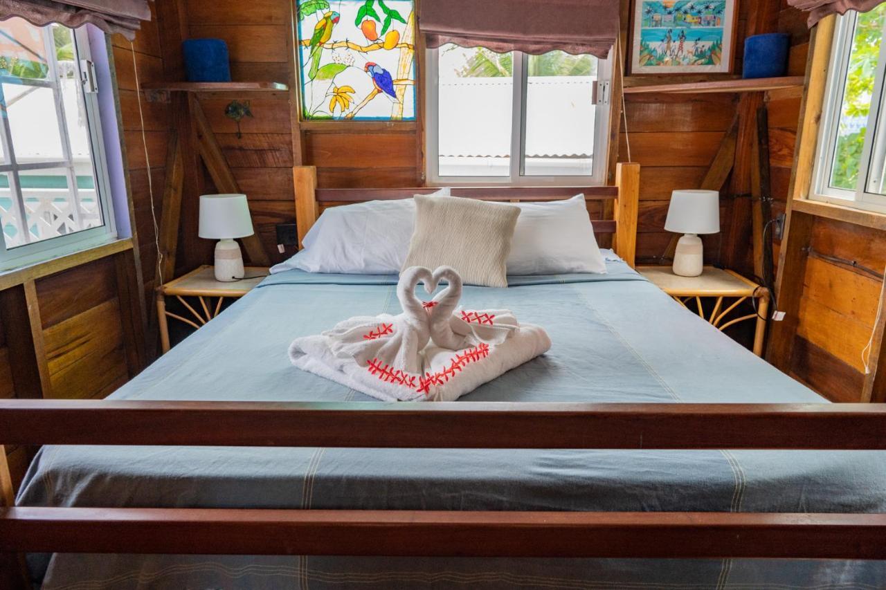 Hummingbirds Cabins Caye Caulker Eksteriør billede